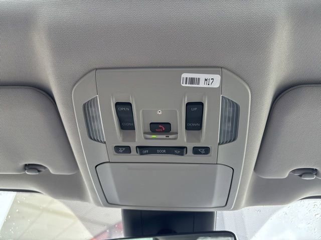 Used 2025 Toyota Highlander XLE AWD/4WD image 23