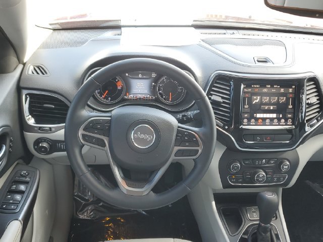 Used 2019 Jeep Cherokee Limited FWD image 18