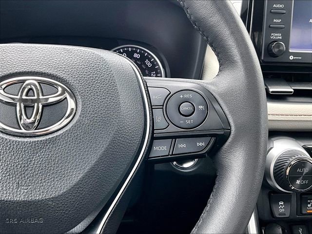 Used 2022 Toyota RAV4 XLE Premium image 25