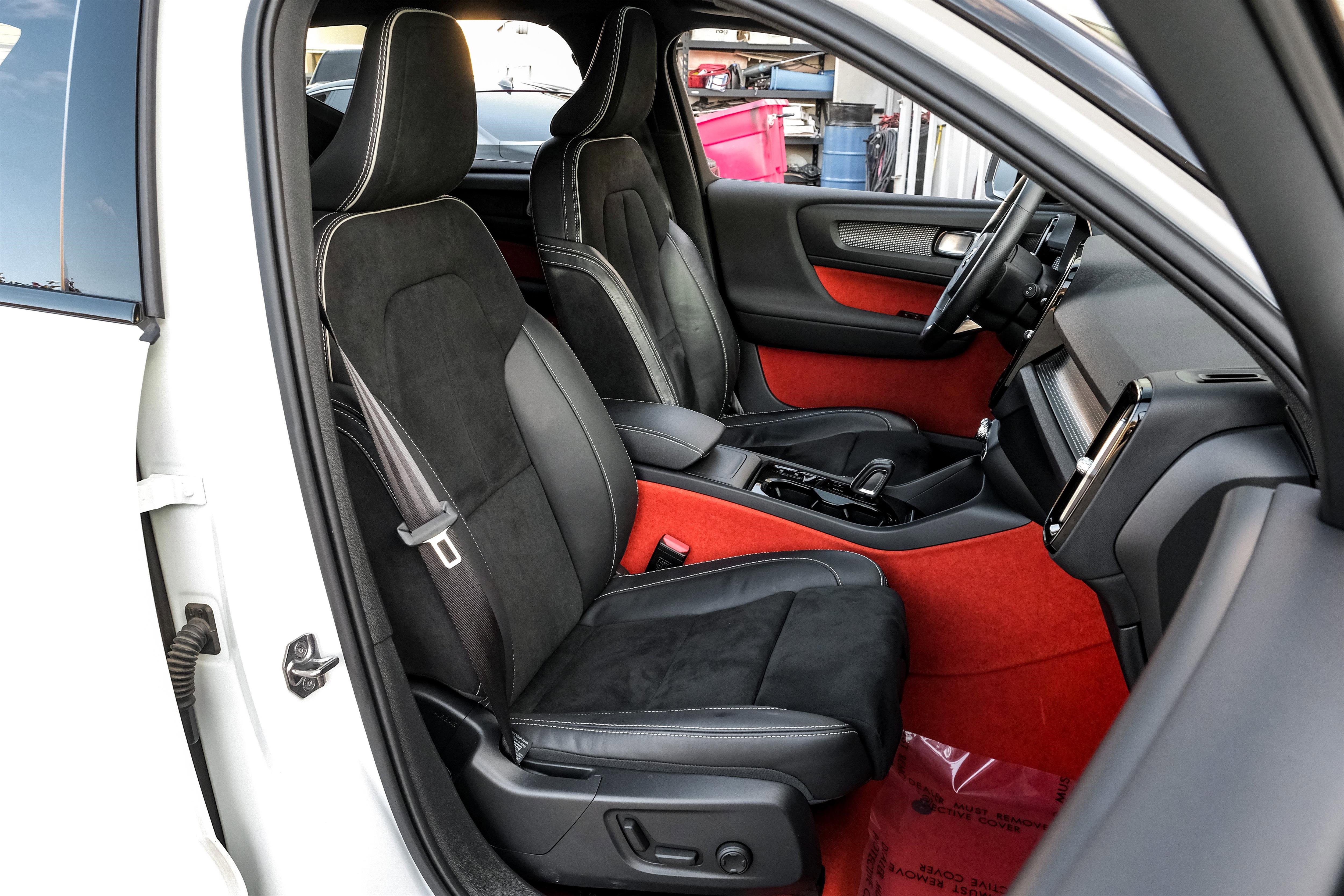 Used 2021 Volvo XC40 T4 R-Design image 36