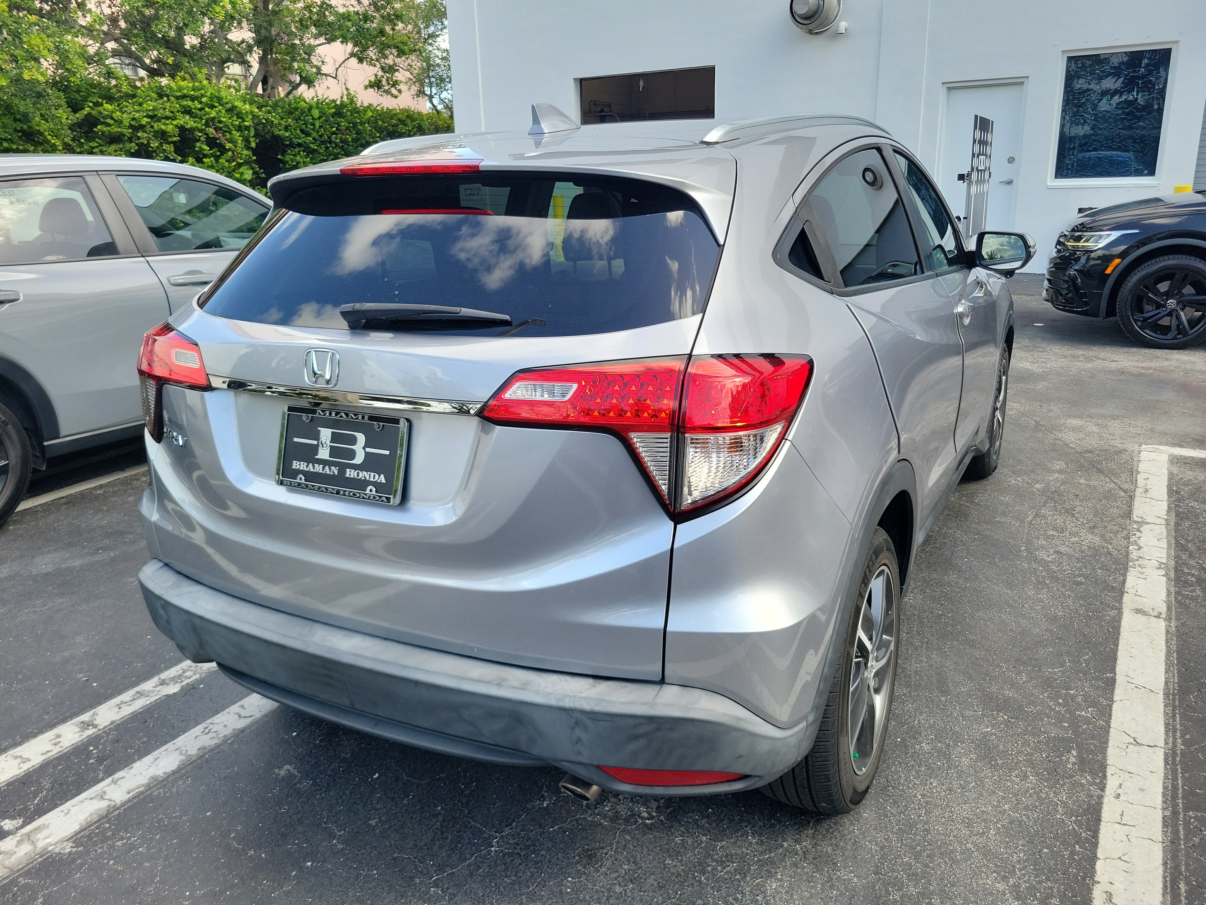 Certified 2022 Honda HR-V EX-L image 3