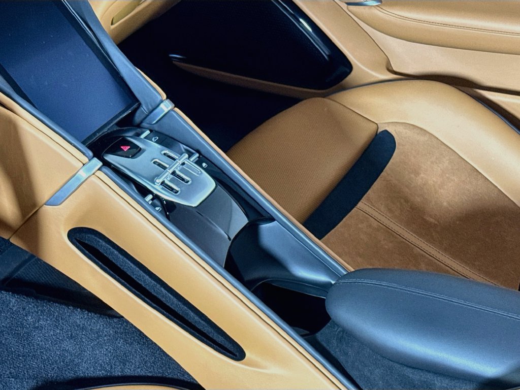 Certified 2025 Ferrari Roma Spider RWD image 17