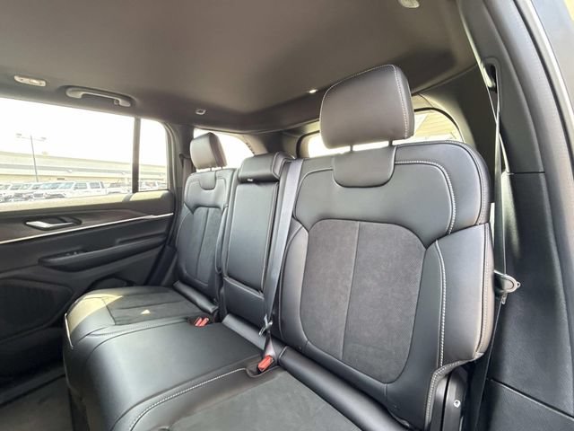 New 2026 Jeep Grand Cherokee Altitude AWD/4WD image 19