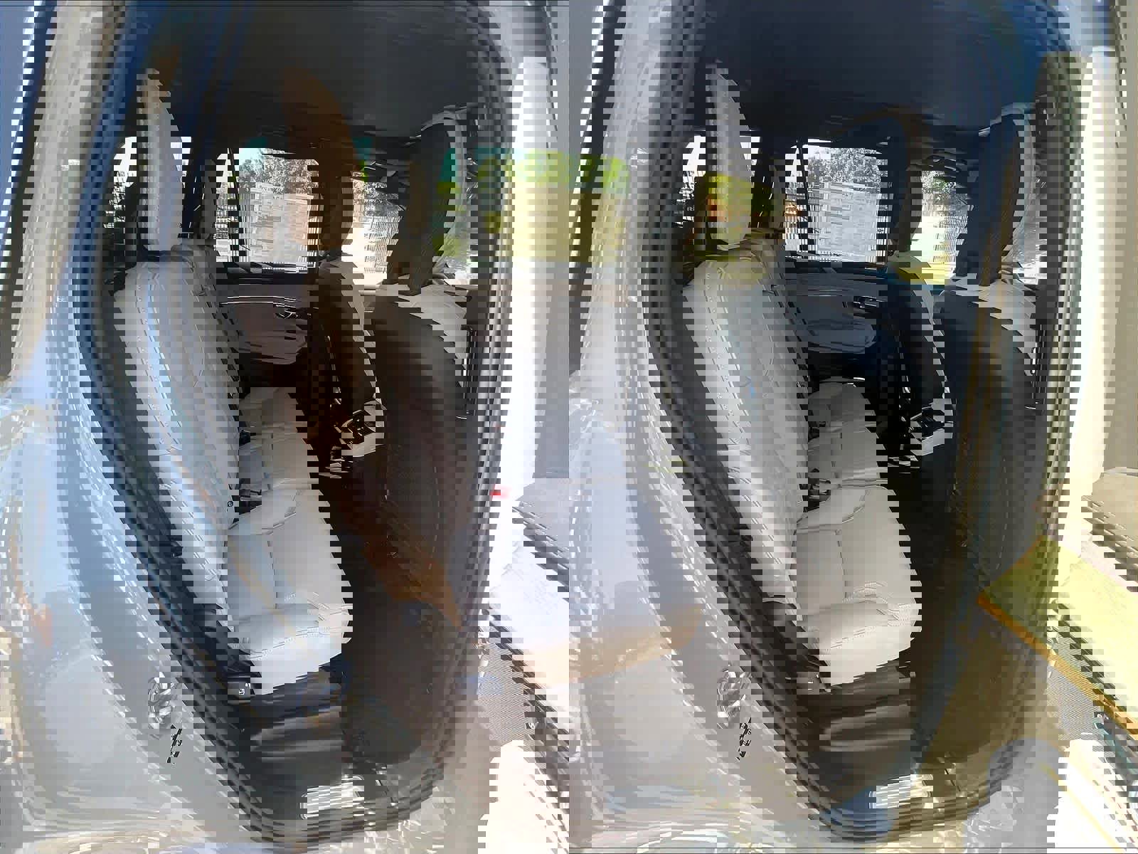 New 2026 Volvo XC90 B5 Plus w/ Protection Package Premier image 27