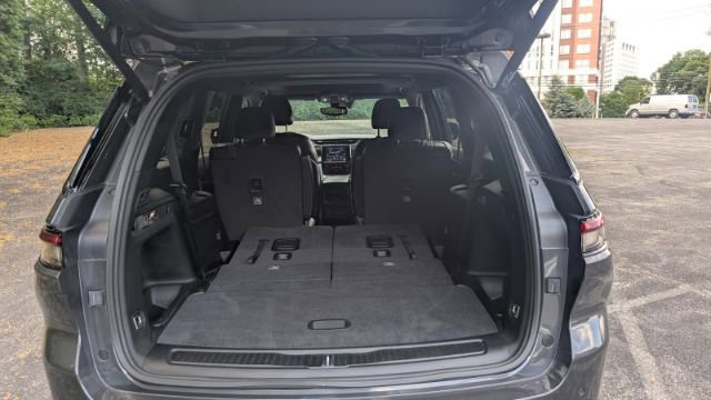 Used 2022 Jeep Grand Cherokee L Laredo AWD/4WD image 14