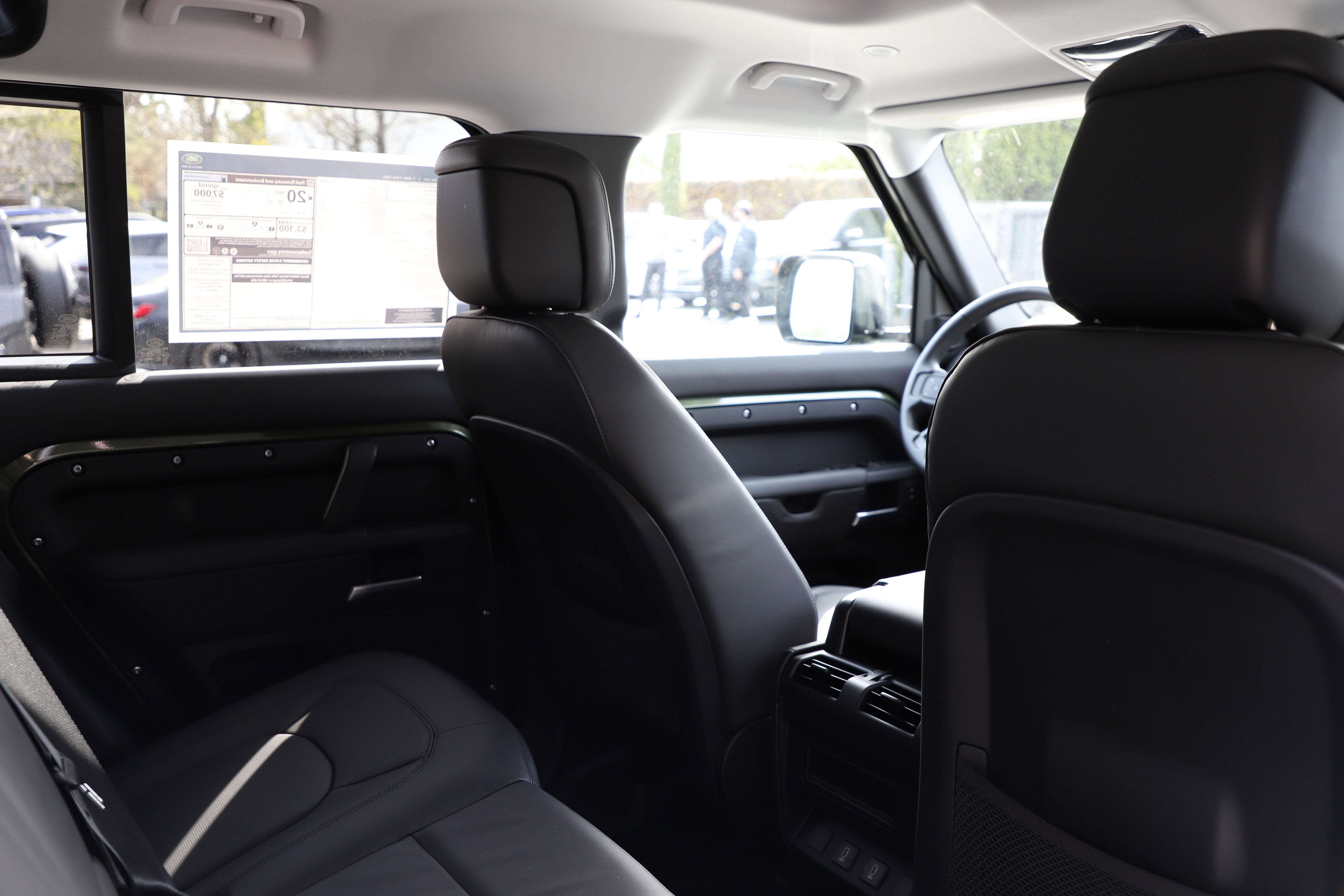 New 2026 Land Rover Defender 110 X-Dynamic SE image 10