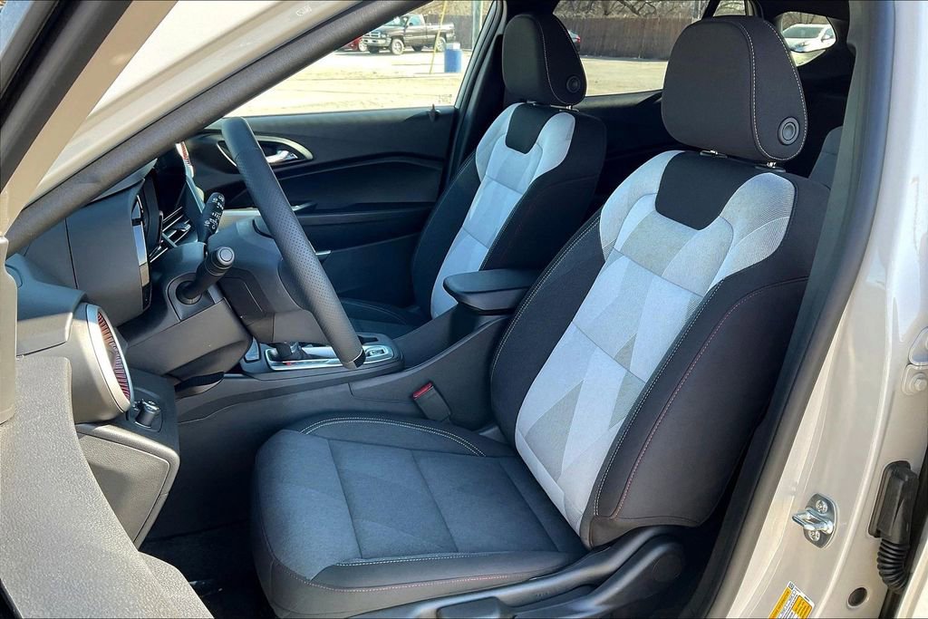 New 2026 Chevrolet Trax RS image 9