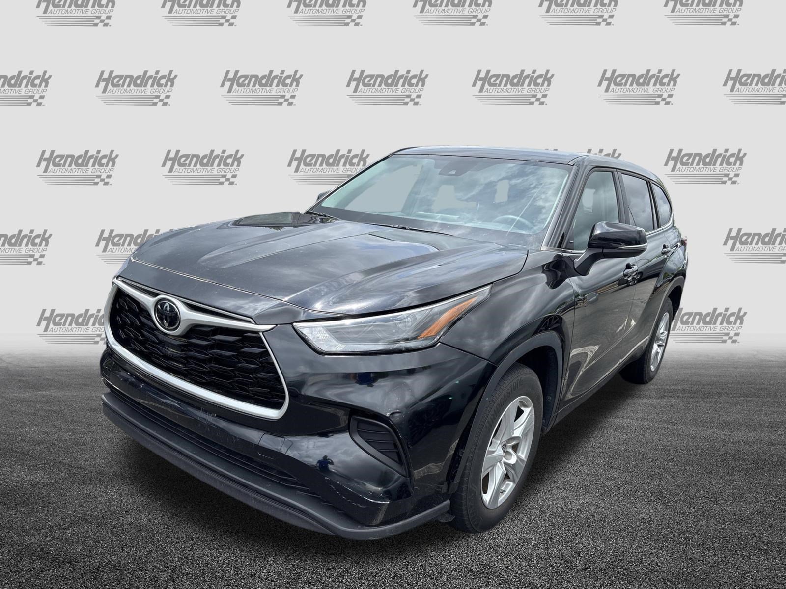 Used 2023 Toyota Highlander L FWD image 11