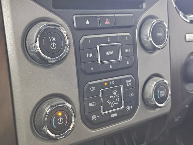 Used 2015 Ford F250 Lariat w/ Lariat Ultimate Package AWD/4WD image 30