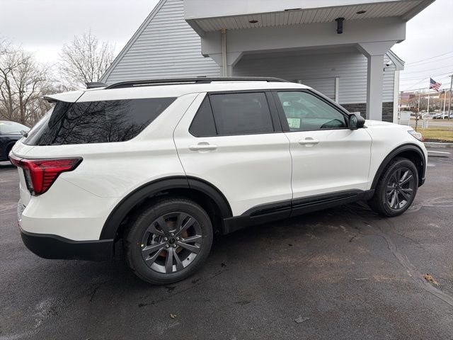 New 2026 Ford Explorer Active w/ Active Comfort Package image 2
