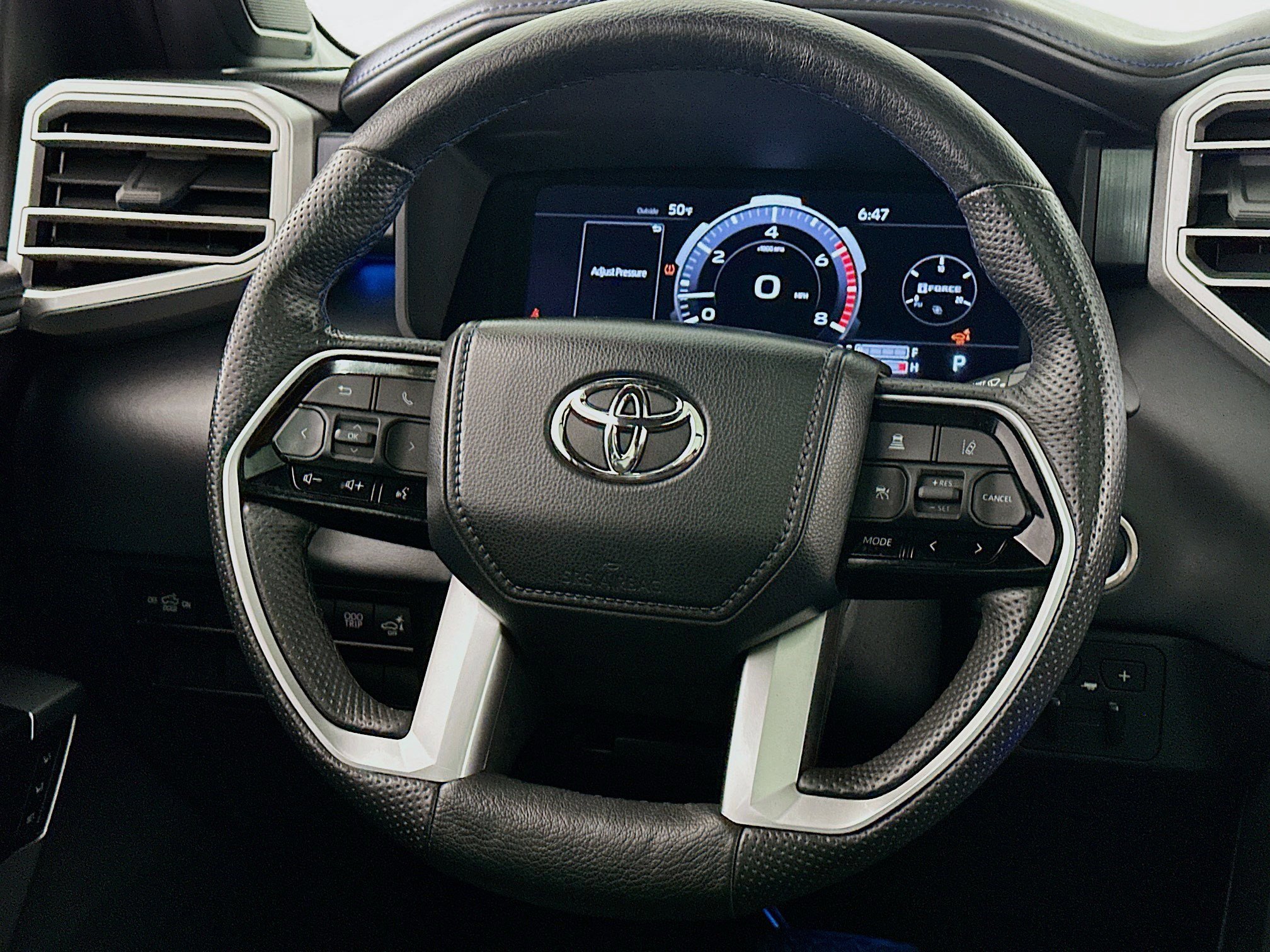 Used 2024 Toyota Tundra Platinum AWD/4WD image 8
