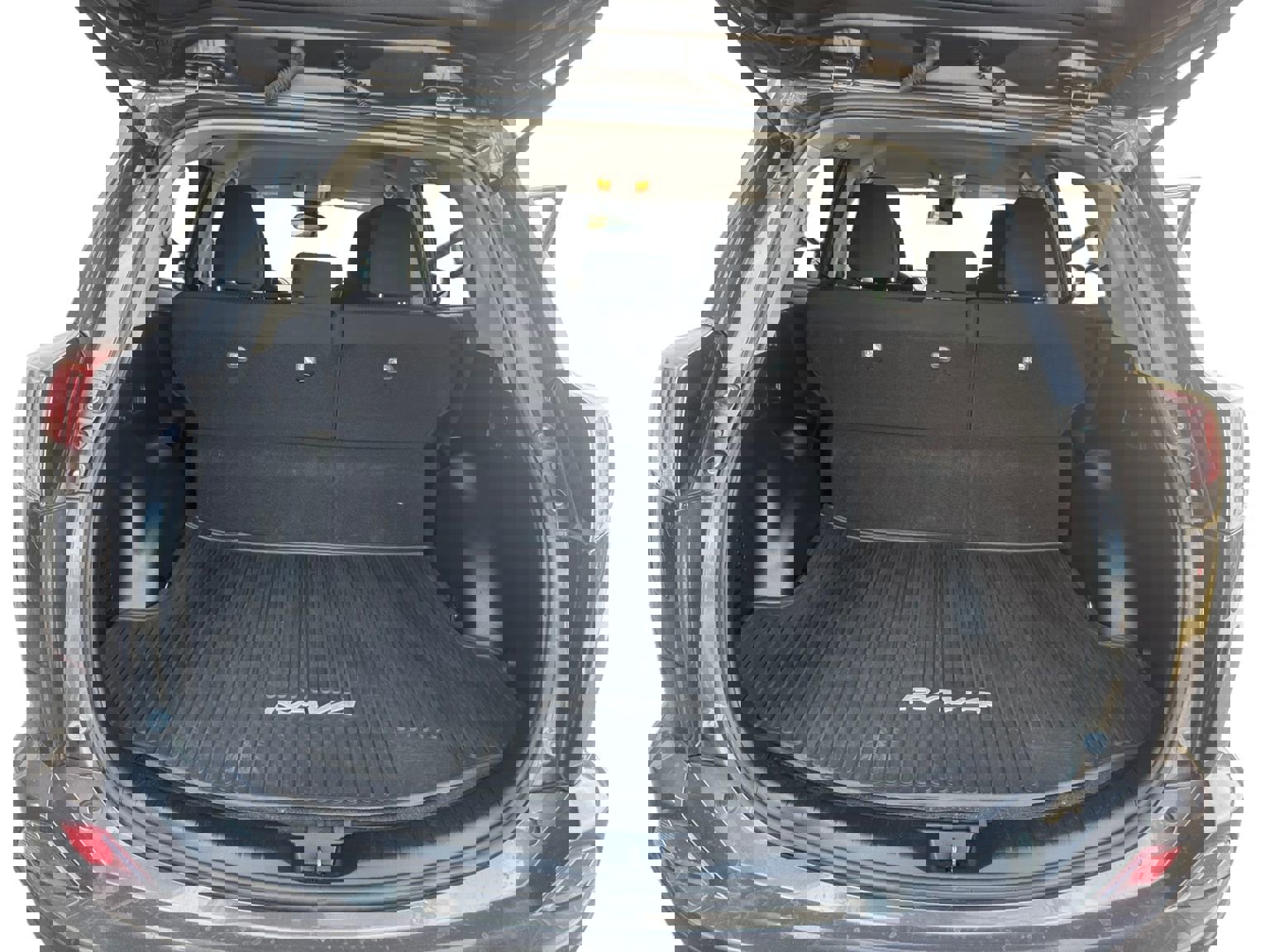 Used 2018 Toyota RAV4 LE w/ Carpet Mat Package image 22