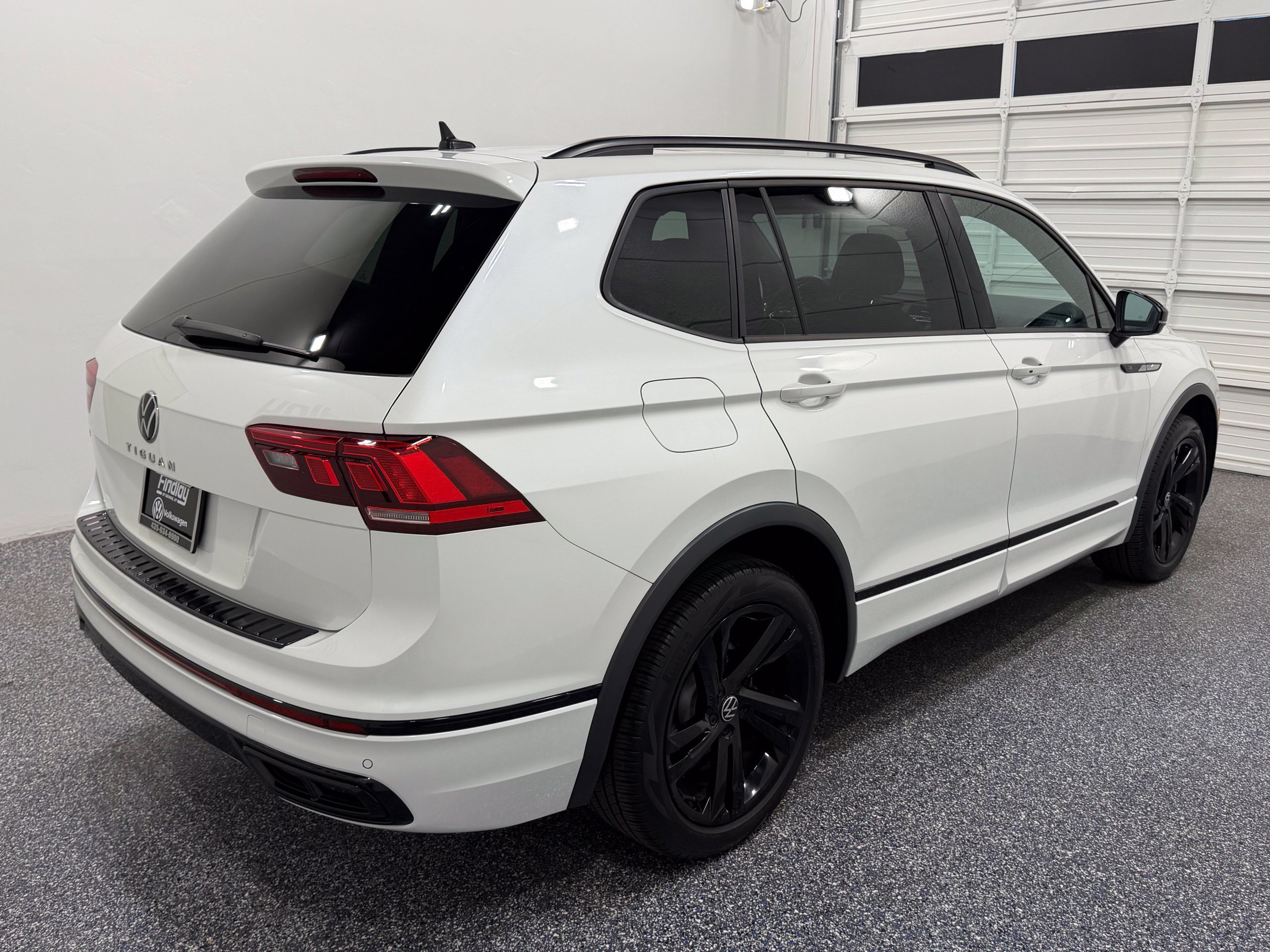 Certified 2023 Volkswagen Tiguan SE R-Line FWD image 6