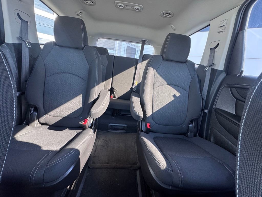 Used 2017 Chevrolet Traverse LT w/ Style and Technology Package image 23