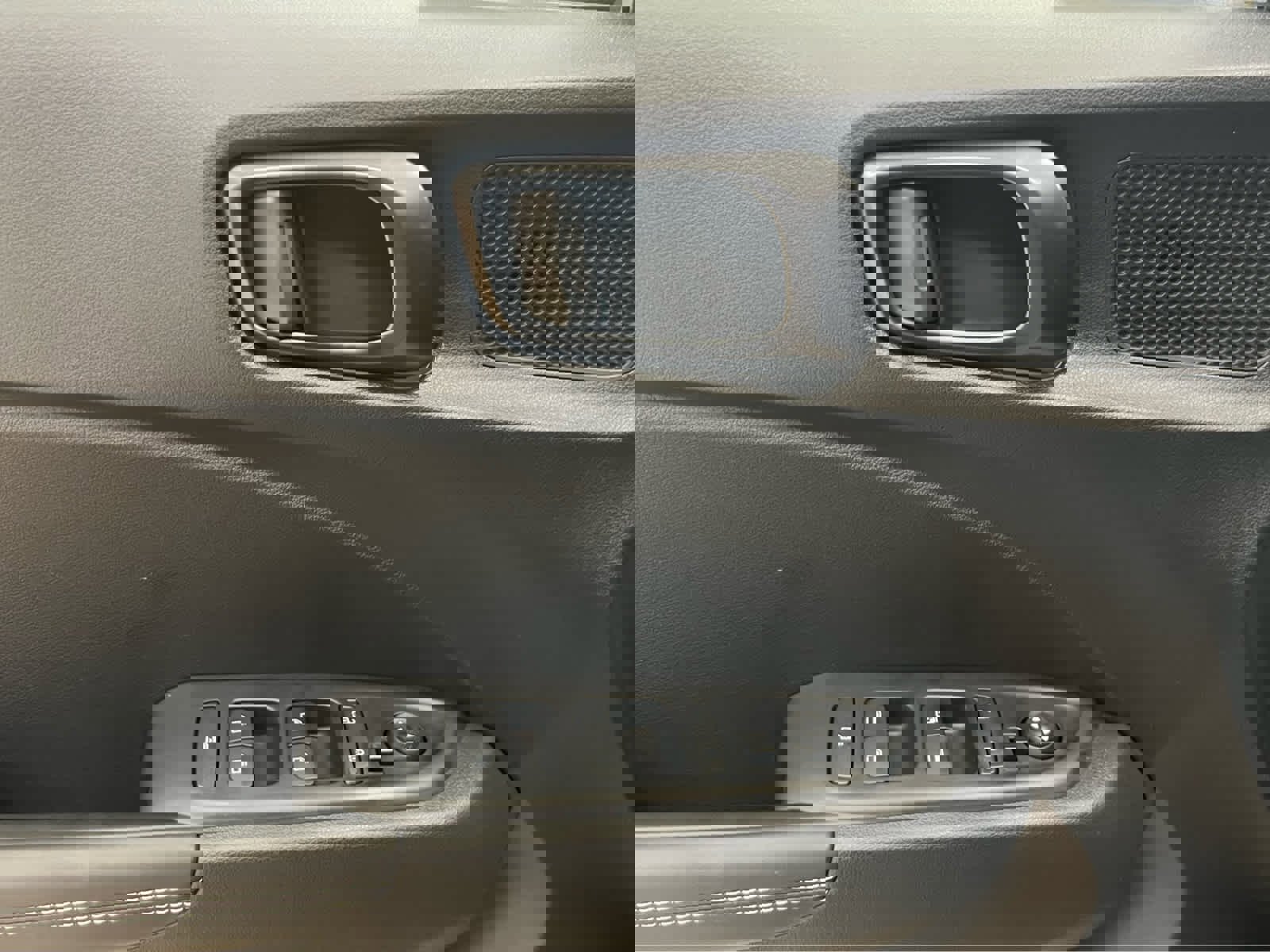 Used 2026 Hyundai Venue SEL image 29