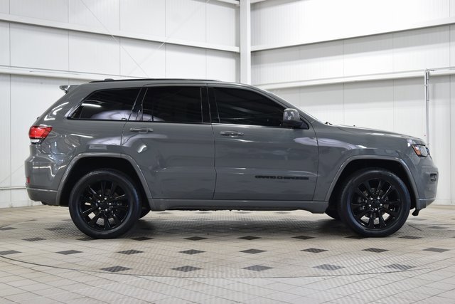 Used 2020 Jeep Grand Cherokee Altitude image 9
