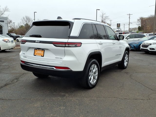 Used 2023 Jeep Grand Cherokee Limited AWD/4WD image 3