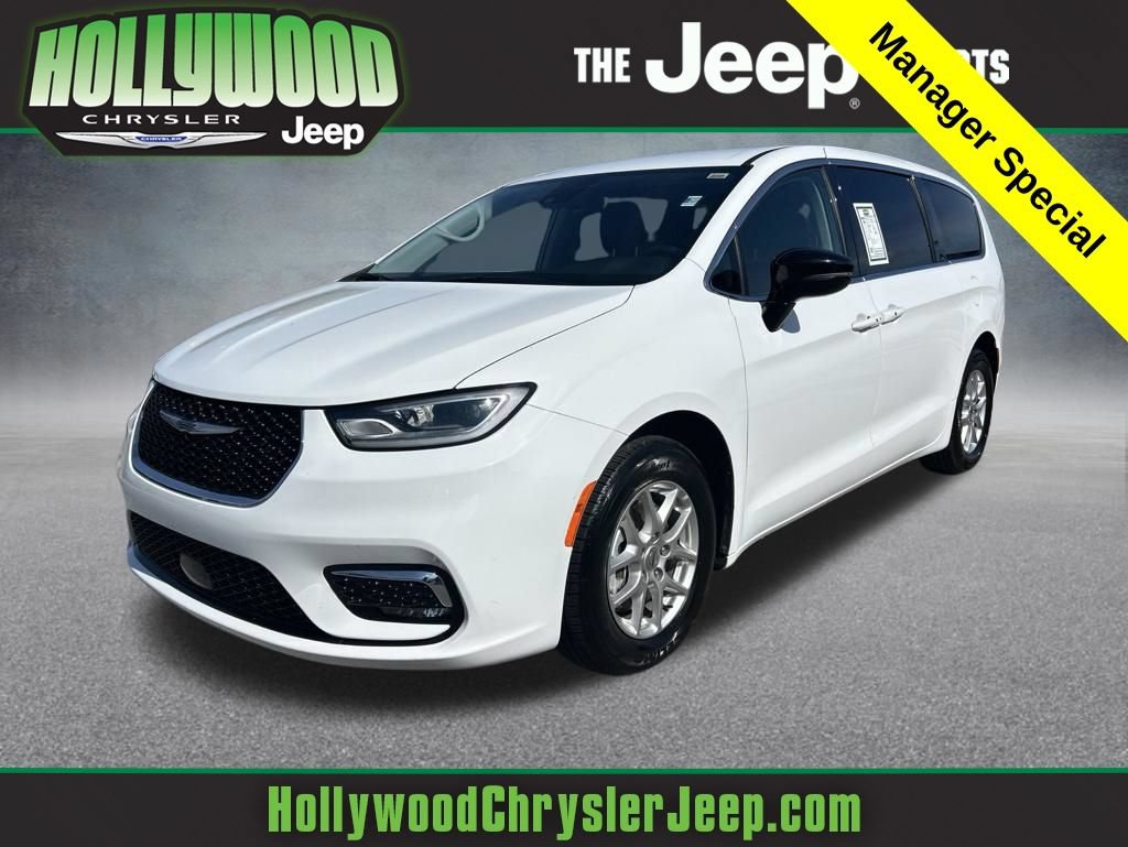 Certified 2024 Chrysler Pacifica Touring-L