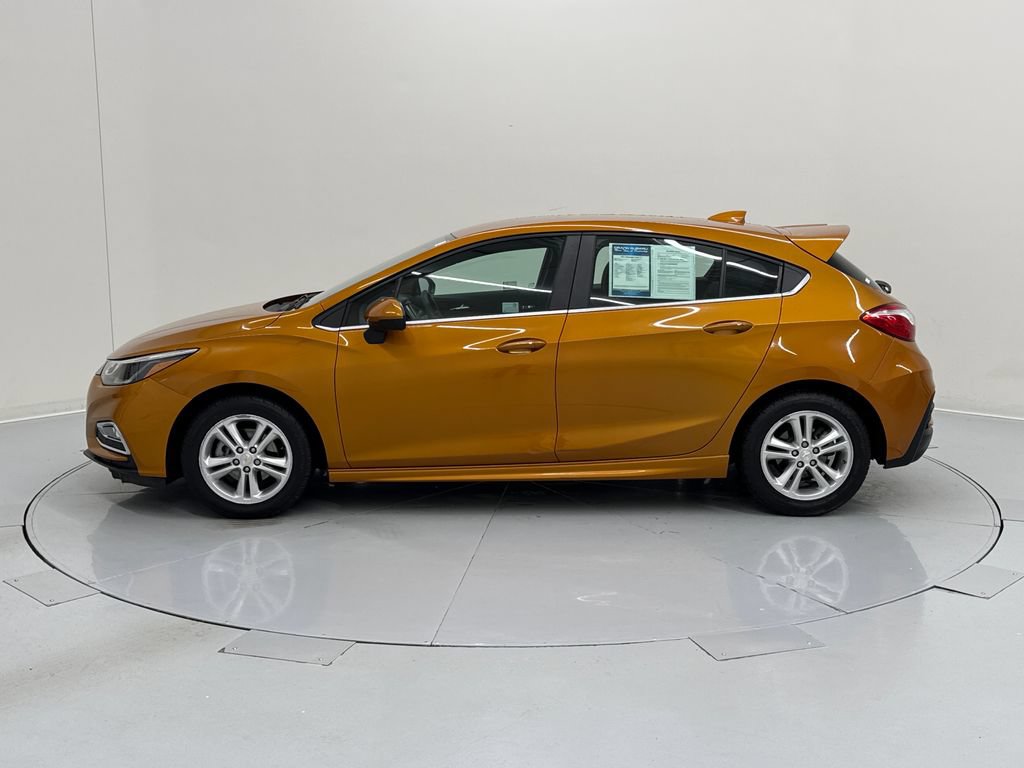Used 2017 Chevrolet Cruze LT w/ Convenience Package FWD image 2