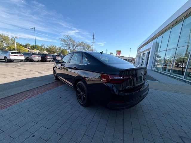 Used 2023 Volkswagen Jetta SE w/ Panoramic Sunroof Package FWD image 12