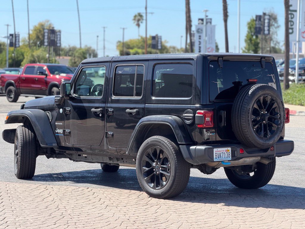 Used 2024 Jeep Wrangler Unlimited Sahara AWD/4WD image 3