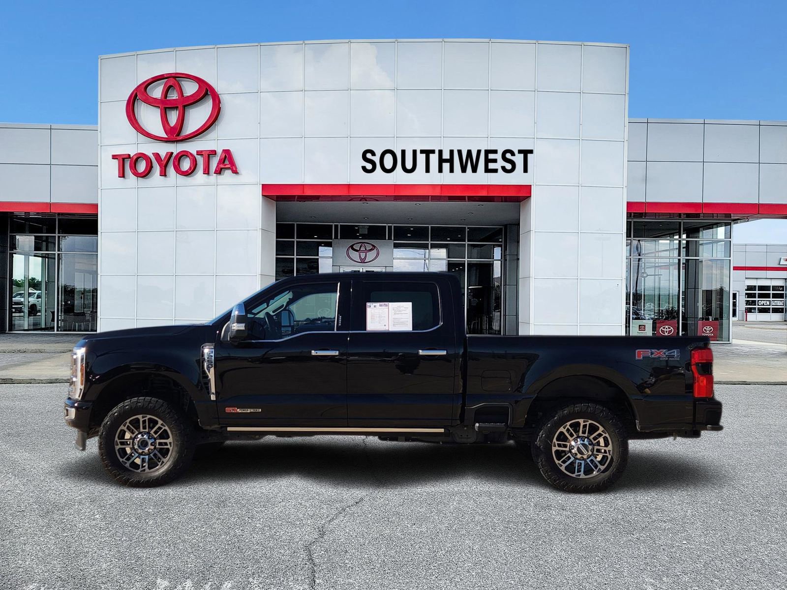 Used 2024 Ford F250 Limited w/ FX4 Off-Road Package video 3