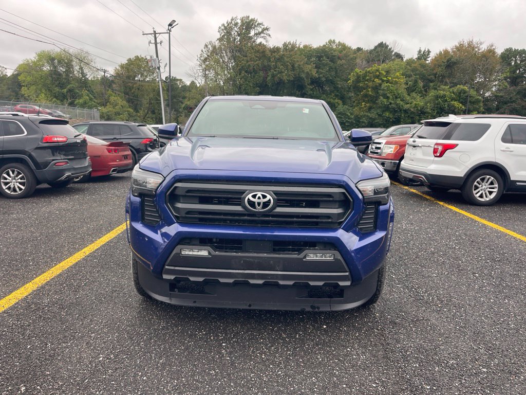 Used 2025 Toyota Tacoma SR5 AWD/4WD image 8