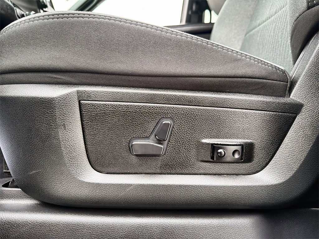 Used 2024 RAM 2500 Big Horn w/ Bed Utility Group image 14