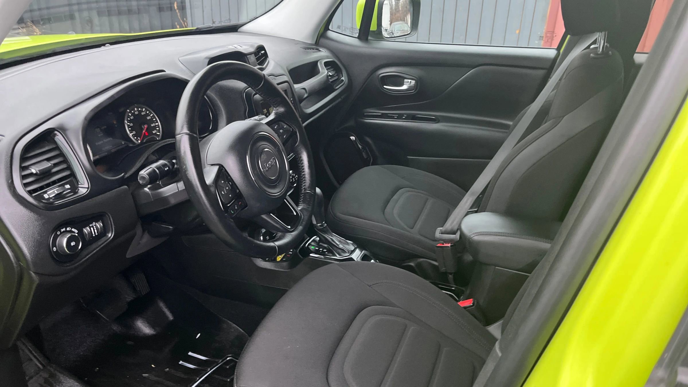 Used 2017 Jeep Renegade Altitude AWD/4WD image 16