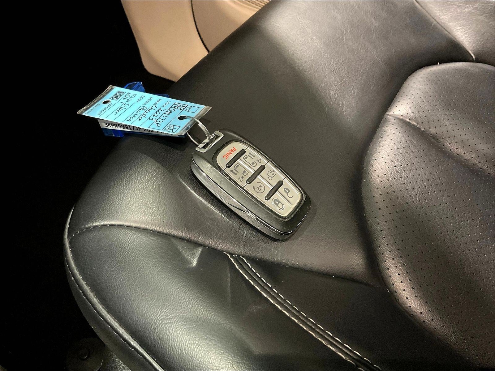 Used 2023 Chrysler Pacifica Touring-L FWD image 33