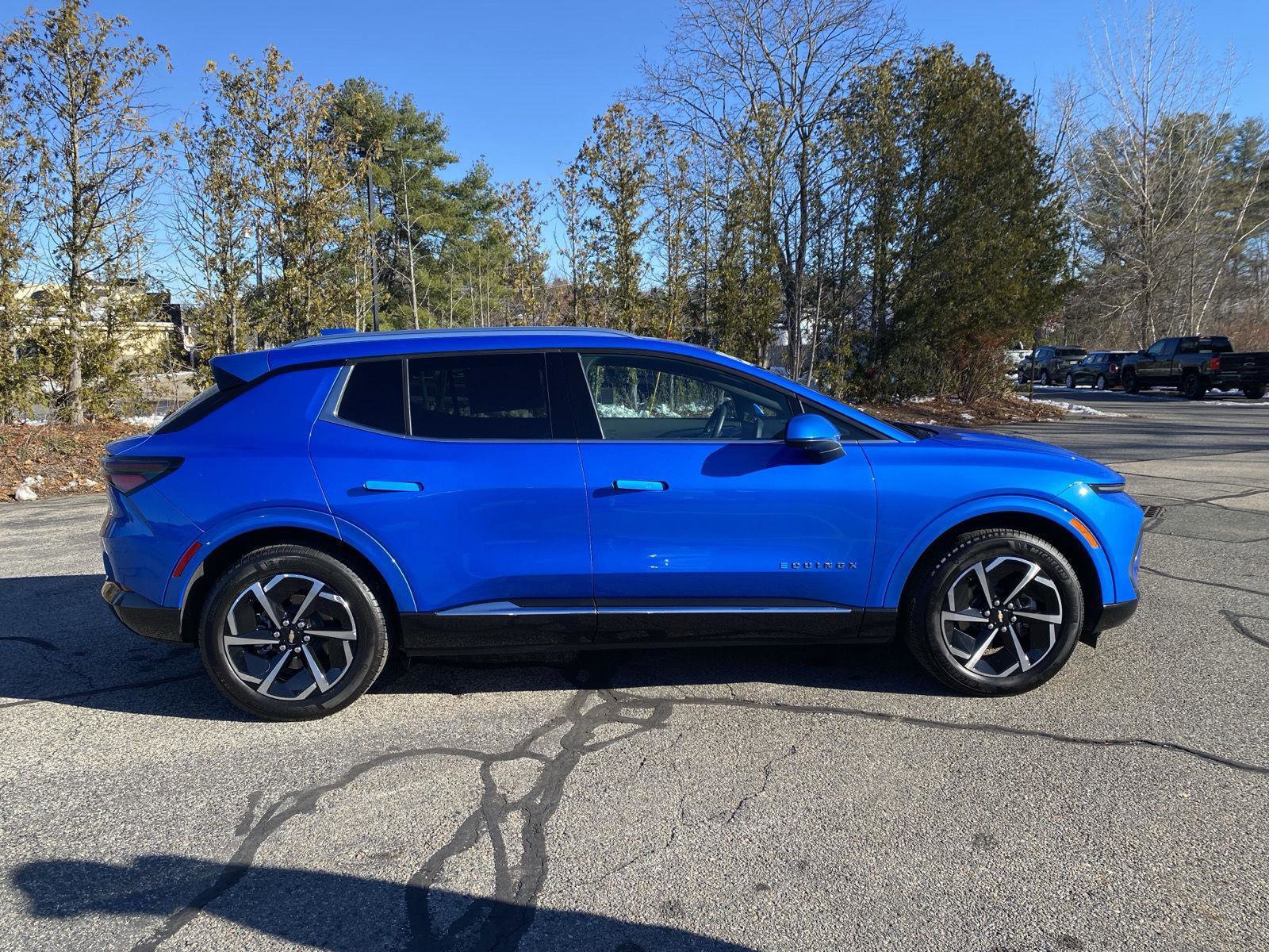 Used 2025 Chevrolet Equinox EV LT w/ Convenience Package image 10