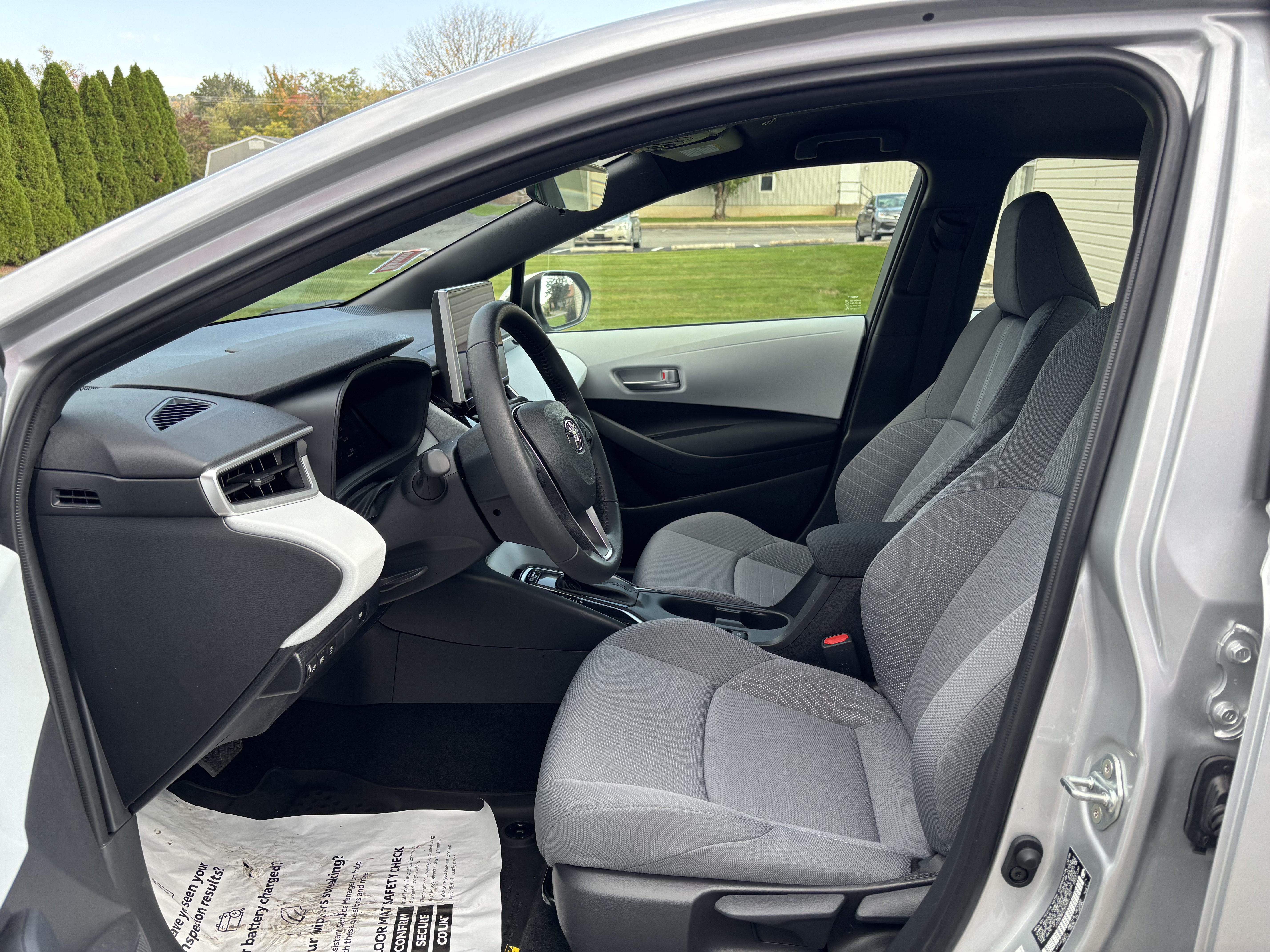 Certified 2026 Toyota Corolla SE w/ SE Premium Package FWD image 13