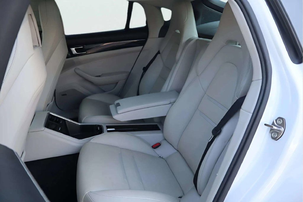 Used 2018 Porsche Panamera 4S AWD/4WD image 11