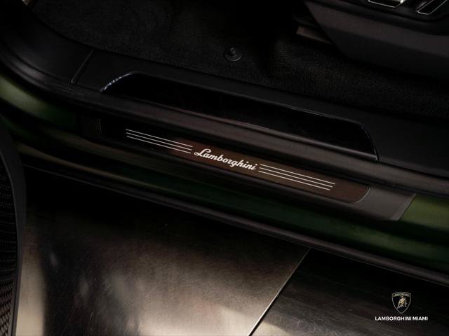 Used 2026 Lamborghini Urus SE AWD/4WD image 26