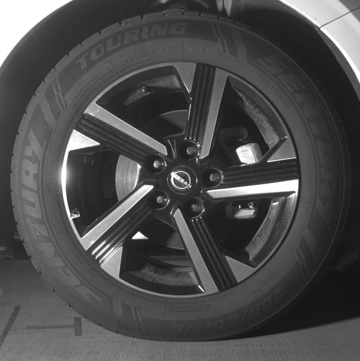 Used 2025 Nissan Sentra SV FWD image 13