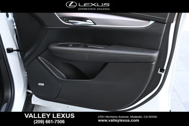 Used 2018 Cadillac XT5 Premium Luxury w/ Driver Assist Package image 17