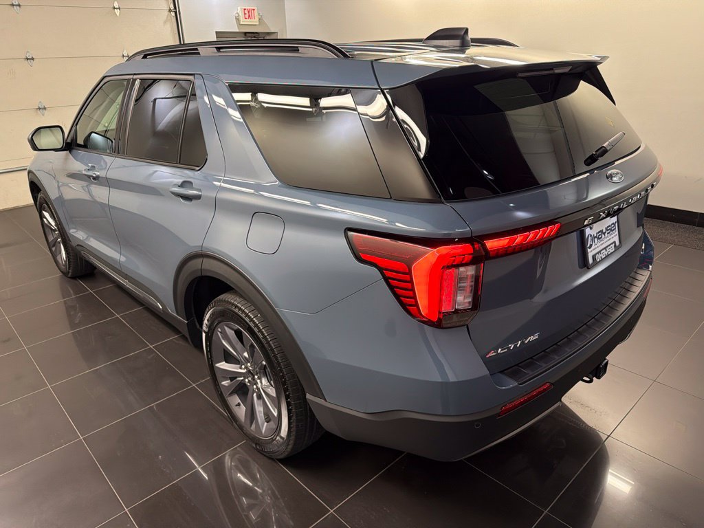 Used 2025 Ford Explorer Active w/ Active Comfort Package AWD/4WD image 4