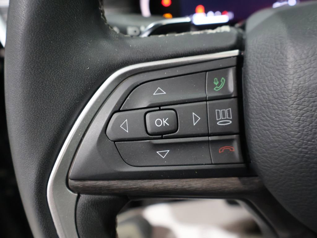 Used 2024 Jeep Grand Cherokee Limited image 31