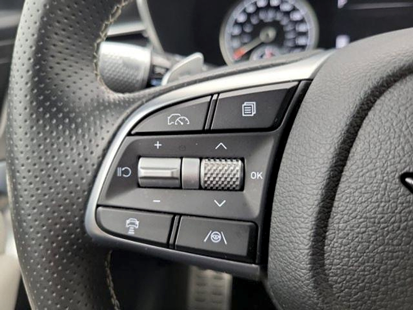 Used 2024 Genesis G70 2.5T w/ Sport Prestige Package RWD image 23