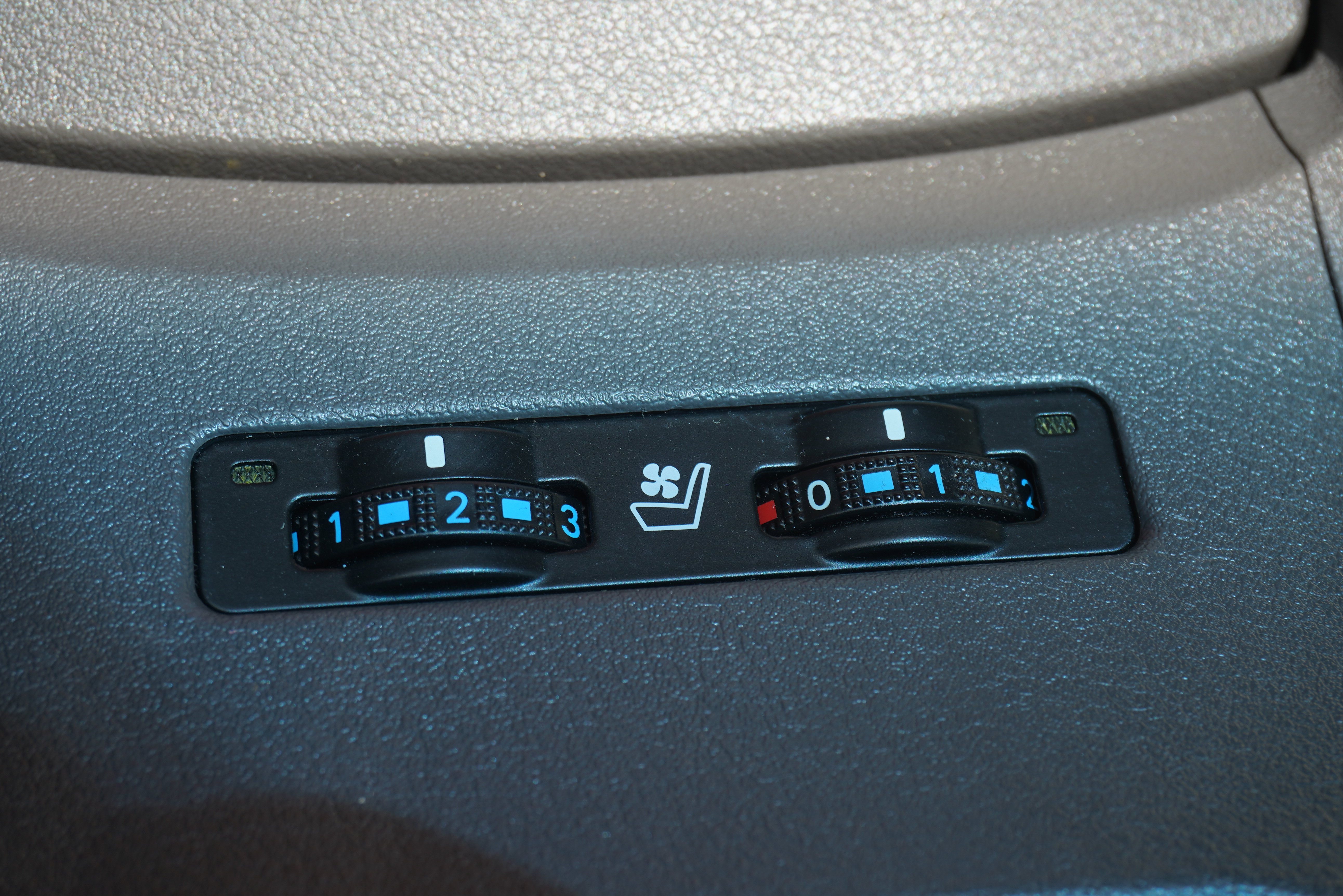 Used 2011 Lexus ES 350 FWD image 17
