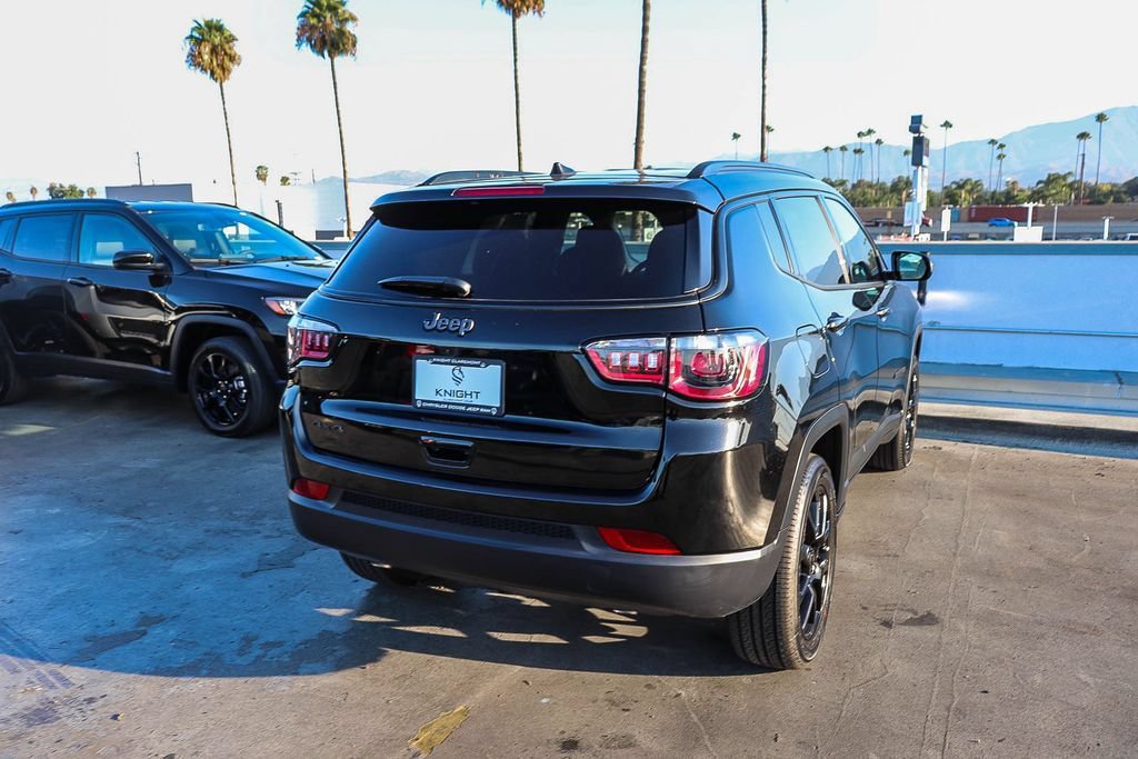 New 2026 Jeep Compass Latitude AWD/4WD image 9
