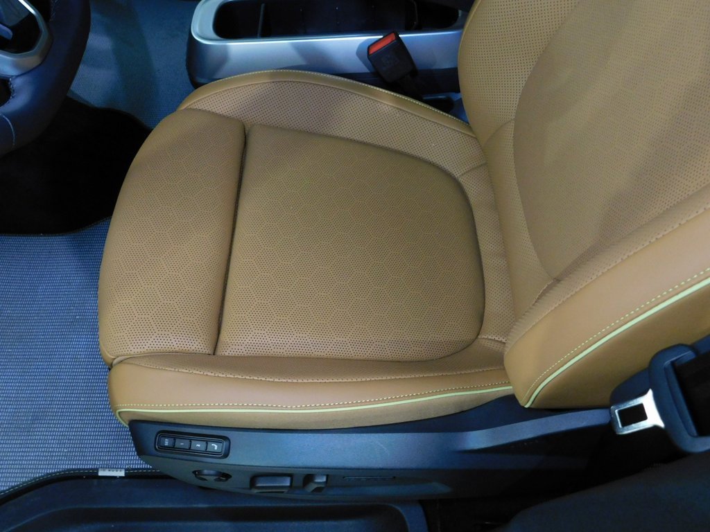 Used 2025 Volkswagen ID. Buzz 1st Edition image 36