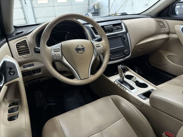 Used 2016 Nissan Altima 2.5 SL w/ 2.5 Technology Package image 17