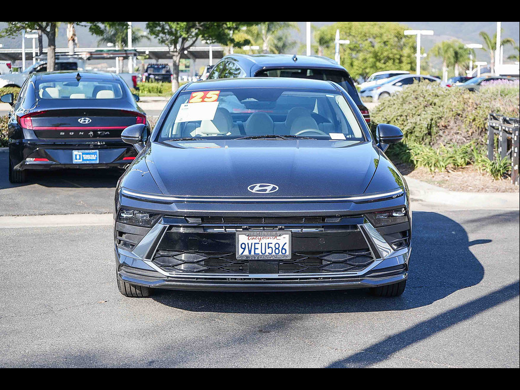 Certified 2025 Hyundai Sonata SE FWD image 2