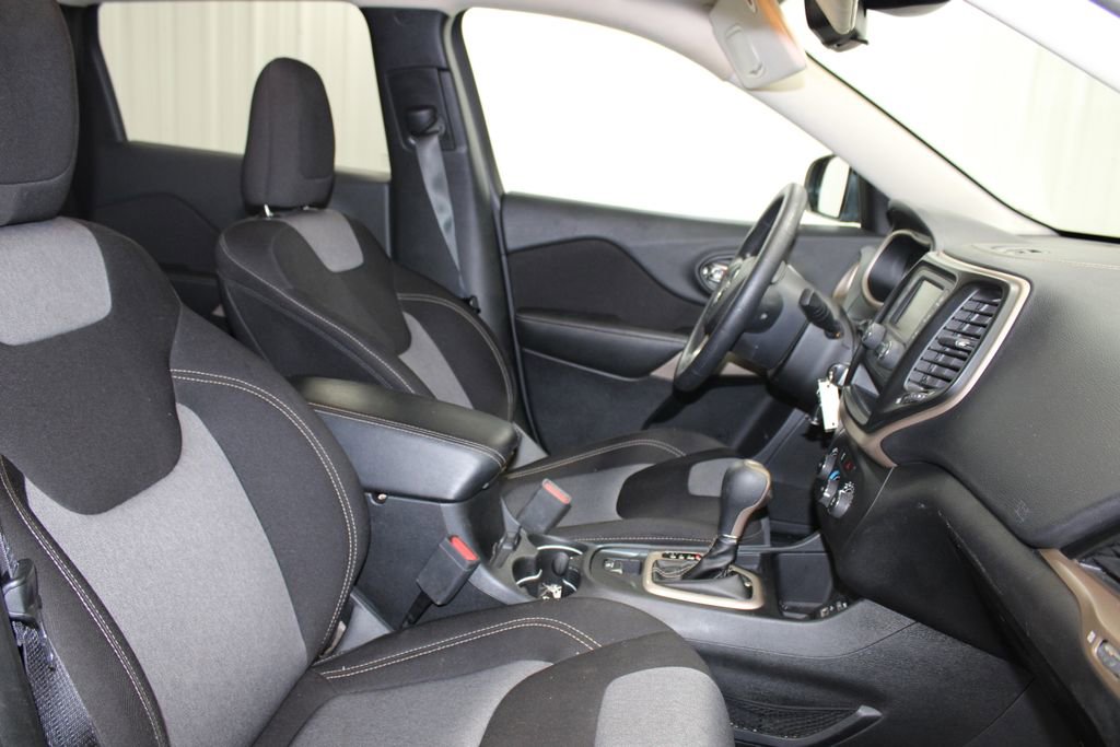 Used 2018 Jeep Cherokee Latitude image 24