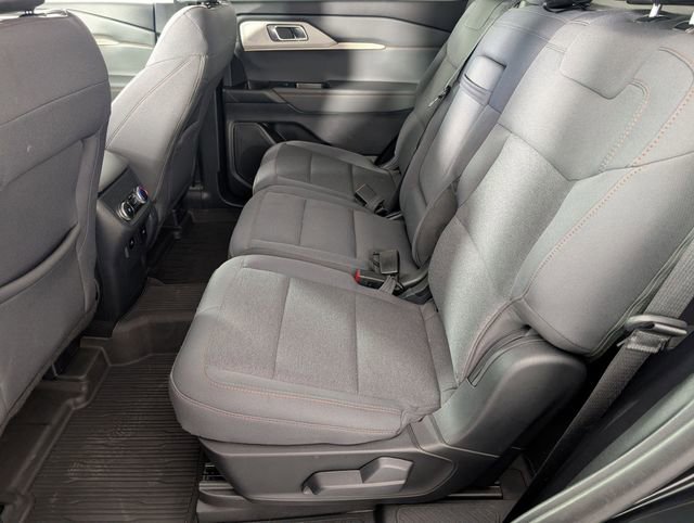 Used 2025 Ford Explorer Active image 29