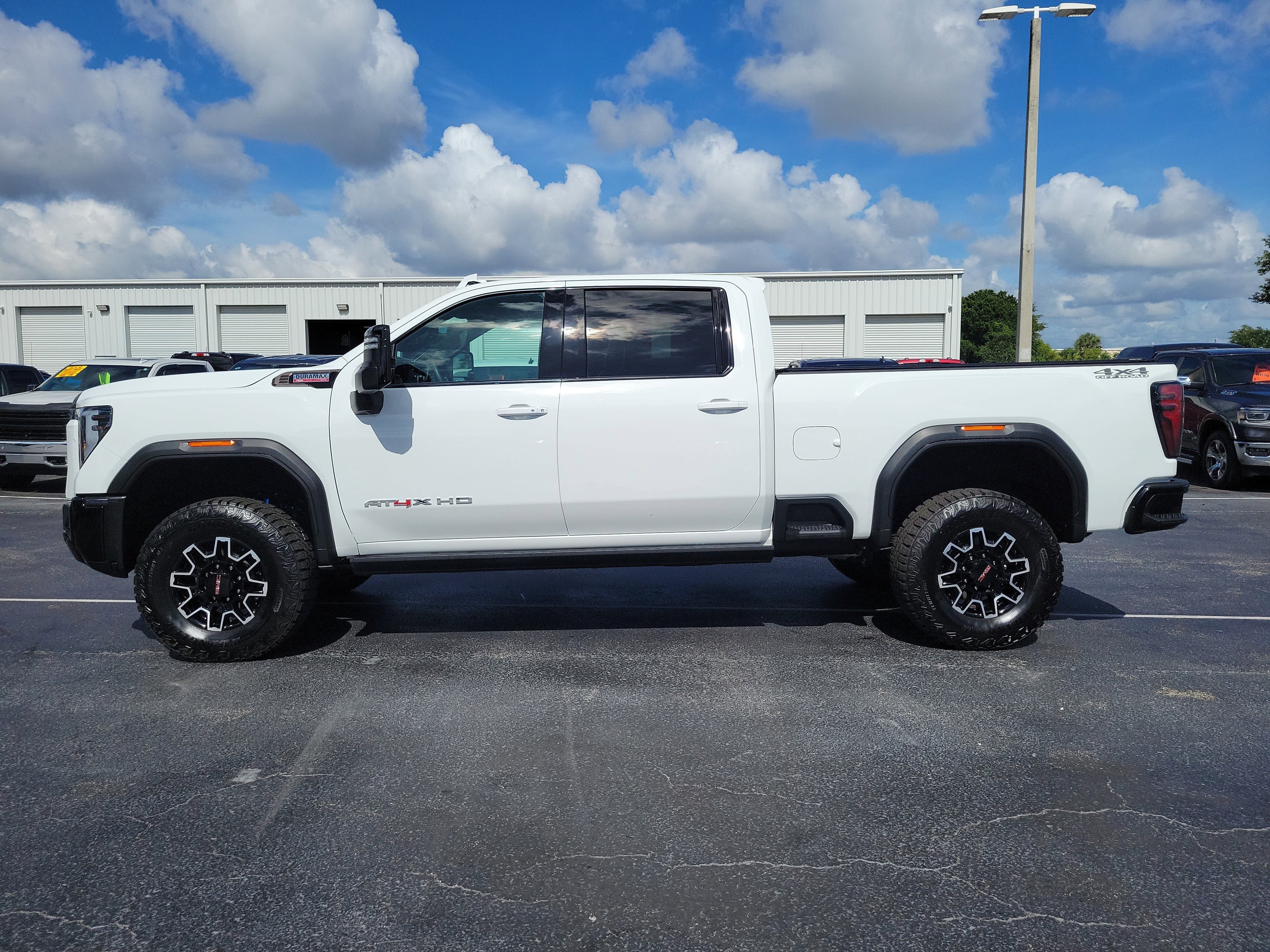 Used 2025 GMC Sierra 2500 AT4X AWD/4WD image 6