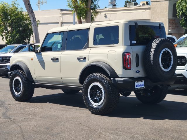 New 2026 Ford Bronco Badlands w/ Sasquatch Package AWD/4WD image 2