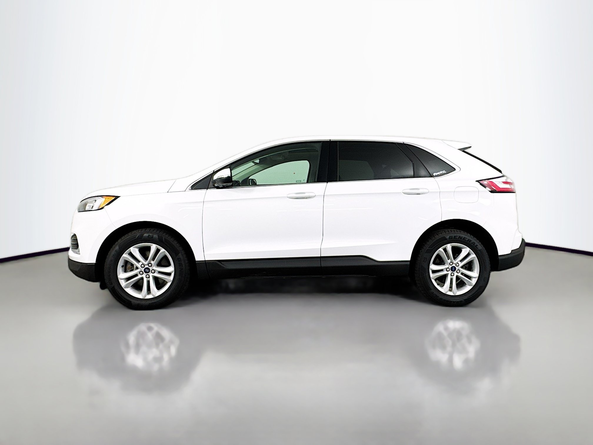 Used 2020 Ford Edge SEL w/ Cold Weather Package AWD/4WD image 4