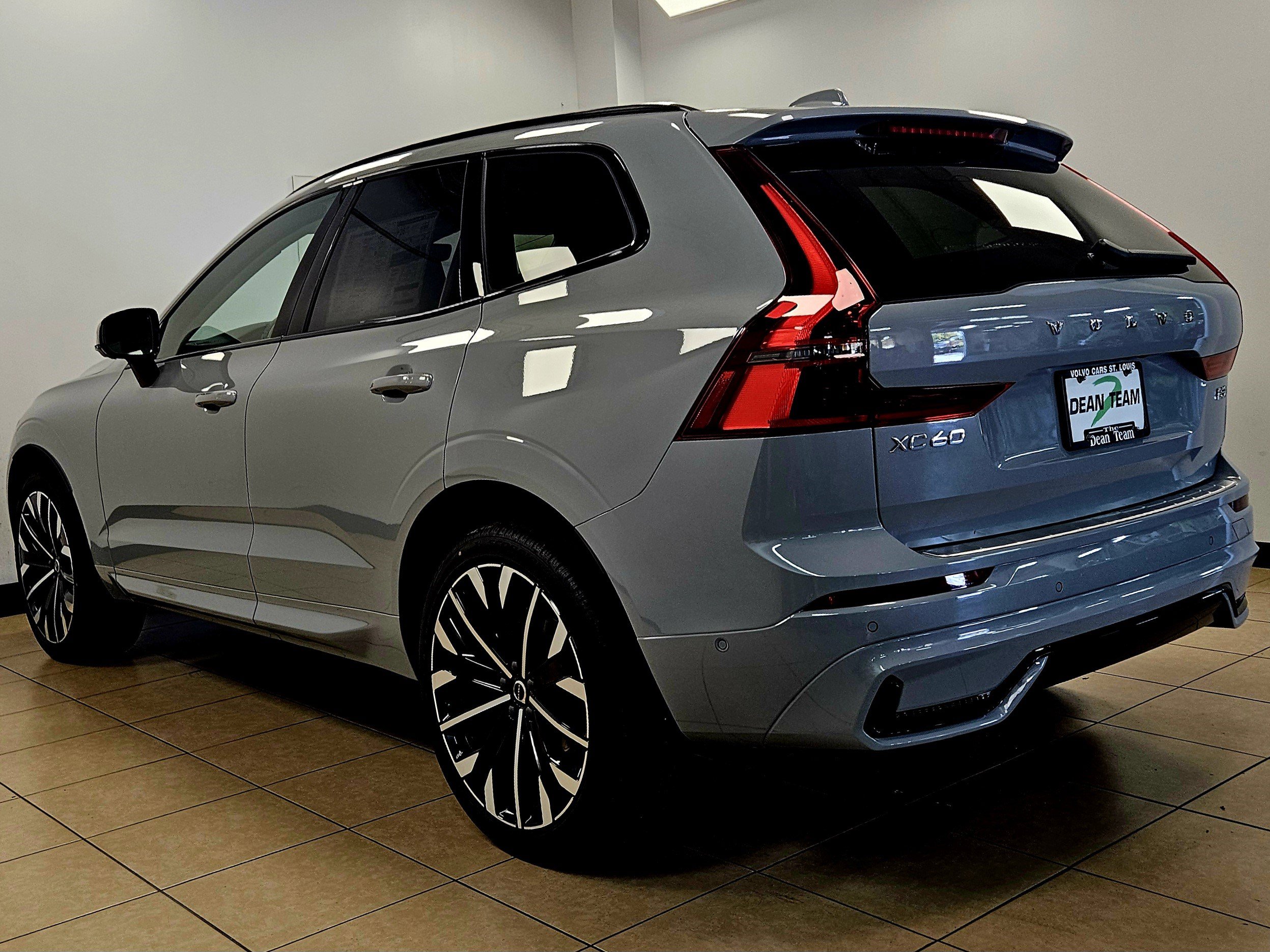 New 2026 Volvo XC60 B5 Ultra w/ Protection Package Premier image 6